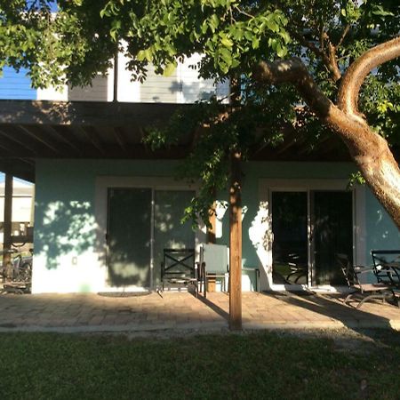 Fort Myers Beach House-On A Canal Exterior photo